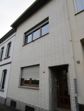 2-3 Familienhaus, nutzbar auch als Anlageobjekt, 52249 Eschweiler, Mehrfamilienhaus