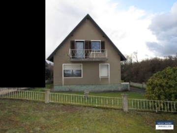 Kleines, freistehendes Einfamilienhaus mit großem Grundstück und Garage, 52249 Eschweiler, Einfamilienhaus
